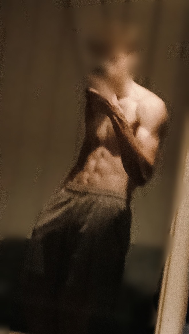 Profil de Ulric, 19 ans, Escort Trans Luxembourg à Derenbach