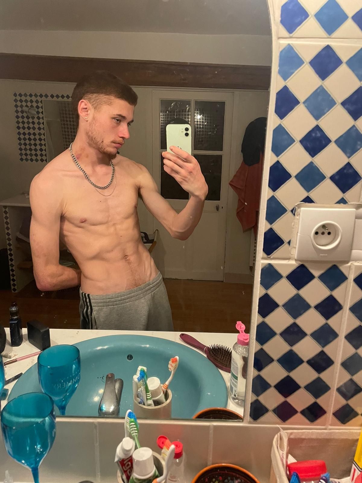 Profil de Haytam, 20 ans, Escort Trans Luxembourg à Scheidel