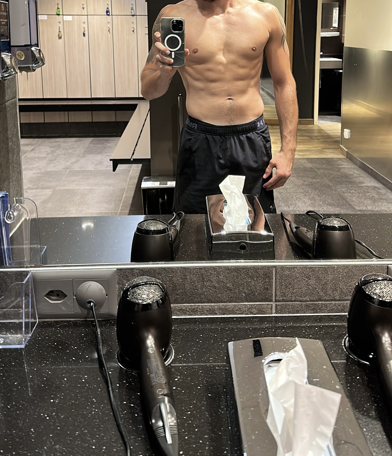 Profil de Roshan, 27 ans, Escort Trans Luxembourg à Dirbach